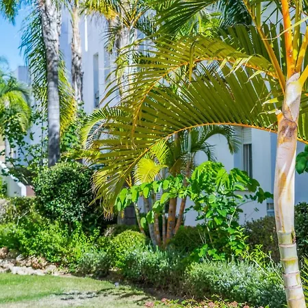 Apartman Amazing In W/ Indoor Swimming Pool, Wifi And Outdoor Swimming Pool
